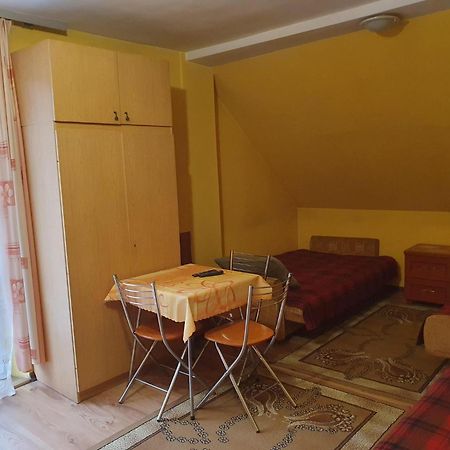 Pokoje Goscinne U Faronow Muszyna Bagian luar foto
